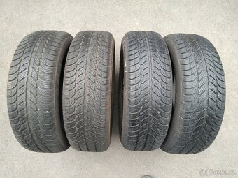 Prodám zimní gumy Sava eskimo 185/60 R15 DOT 3323 - 13