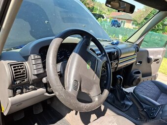 Land Rover Discovery 2 TD5 2.5 101 kW - 13