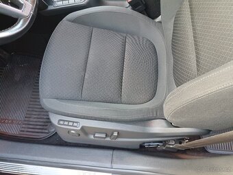 Superb 2.0 Tdi 103 kW DSG combi Elegance - 13