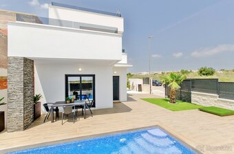 Moderní dvoupodlažní dům 4+kk o ploše 119 m² Španělsko - 13