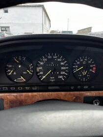 Mercedes-Benz W126 300 SE - 13