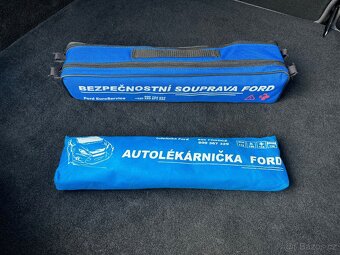 Ford Focus 1.6 hatchback - 13