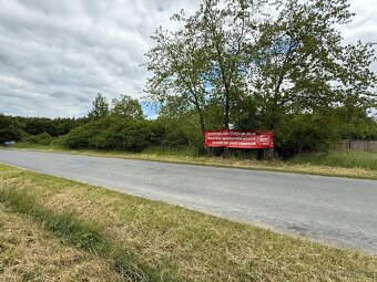 VYASFALTOVANÝ POZEMEK 3.531m2 PRO AUTOKEMP dálnice D5 EXIT93 - 13