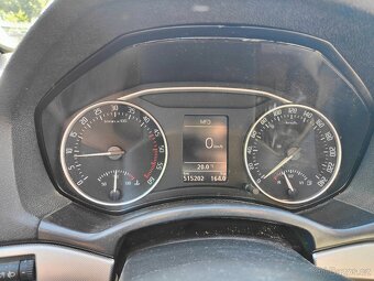 Škoda octavia 2 2009 facelift 2.0 103kw - 13