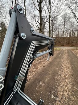 Čelní nakladač na traktor HYDRATRAC 1600 - 13