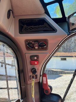 Smykový nakladač CAT 249D (2019) – pouze 910 mth - 13
