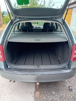 Octavia 2 combi 1.9 tdi 77kw 4x4 291000km,2 maj,nová stk - 13