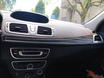 RENAULT MEGANE 3 HB platná STK ŠEDÁ METALÍZA - 13