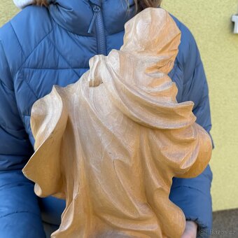 Velká ručně vyřezávaná socha Panny Marie – mistrovská práce - 13