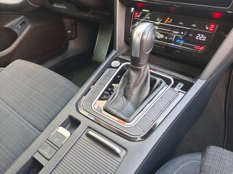 VW Passat B8 Variant 2.0TDI 110kW DSG Matrix ACC ERGO DAB Qi - 13