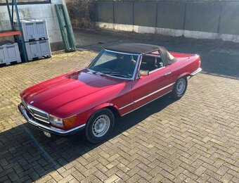 Mercedes-Benz 500 SL z roku 1985 - 13