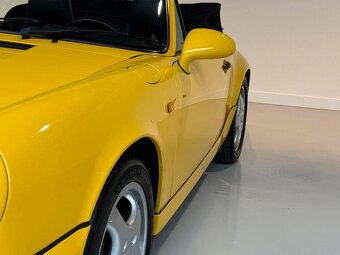 Porsche 911 Carrera 4 Cabriolet z roku 1992 - 13