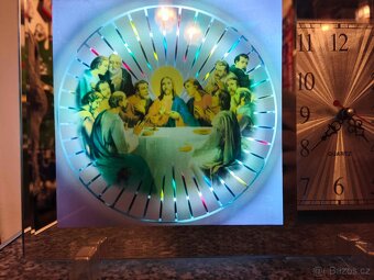 Zrcadlové hodiny s obrazem Ježíše Krista - 13