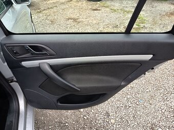 Škoda Octavia Combi 1,6TDI Elegance NAVI - 13