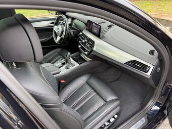 BMW 540d xDrive Touring - 13
