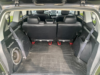 Mitsubishi Outlander 2,0 DI-D 103kw  (zamluveno) - 13