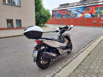 Honda Forza 300, původ ČR,  perfektní stav - 13