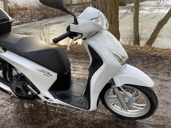 Honda SH 125 (2015) ABS - 13