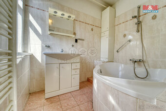 Prodej bytu 4+1, 81 m², Karlovy Vary, ul. Táborská - 13