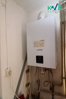 Prodej rodinného domu 3+1 se společenskou místností a barem, - 13