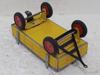 Vlečka pro traktor na klíček KDN Retro hračka - 13