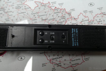 hodiny, voltmetr a teploměr do auta - 13