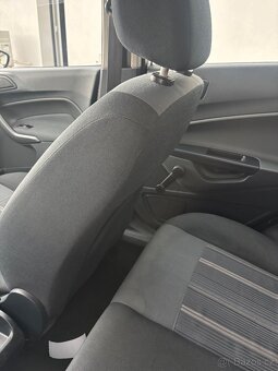 Ford Fiesta MK7 - 13