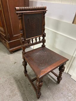 Starožitný nábytek - 13