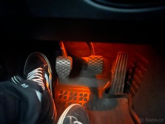 BMW 116i Sport Line – výborný stav - 13