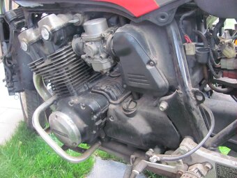 Honda CB900F BoľDor - 13