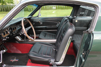1965 Ford Mustang Fastback 289 V8 - 13