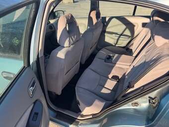 Nissan Almera - 13