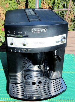 Plnoautomat kávovar DeLonghi Magnifica ESAM 3000 - černý - 13