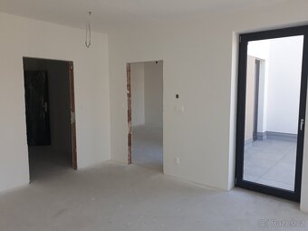 2+kk, lodžie, sklepní kóje - 13