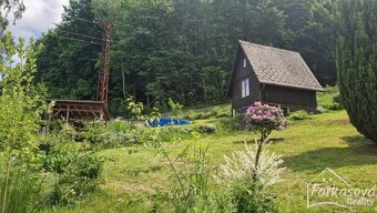 Chata s pozemkem v Albrechticích. - 13