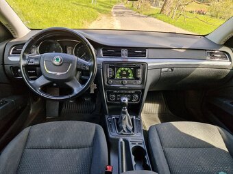 Škoda Superb combi 2,0 TDI 125kw 4x4 manuál r.v.2013 - 13
