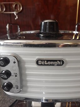 KÁVOVAR  ZN.  DELONGI  220  V. - 13