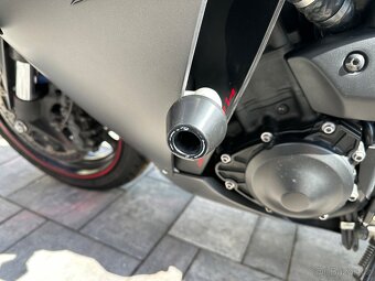Yamaha YZF-R1 (2013), Akrapovič, 29 600 km – krásný stav - 13