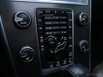 Volvo XC60, 2.4 D5 Automat Kamera Výhřev Tažné - 13
