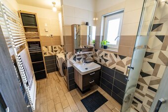 Hněvousice, prodej rodinného domu 5+kk 117 m2 na pozemku 601 - 13