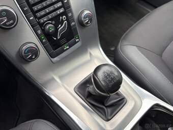 VOLVO V70 2.0 D4 KINETIC //2011 5-VÁLEC NAVIGACE SERVISKA - 13