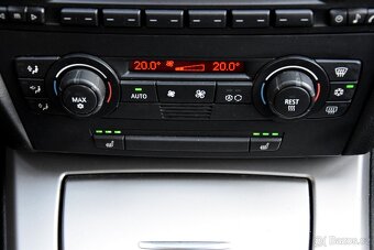 BMW e91 320d 120 kW 6st, DKLIMA, VÝHŘEV, TEMPOMAT, ALU17 - 13