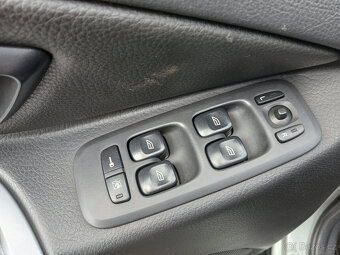 Volvo XC90 2.5T AWD benzín - 13