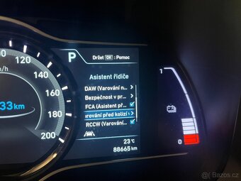 Hyundai Kona electr. 64kWh,150KW,SOH100%,vč.DPH,Navi,Keyfree - 13