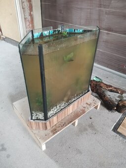 Akvárium 110 l - do rohu, starší - 13
