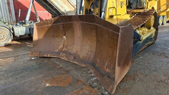 CAT D8T - 13