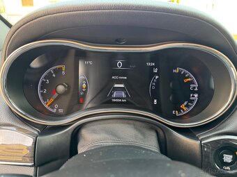 Jeep Grand Cherokee WK2 - 13