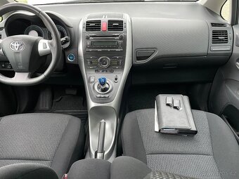 TOYOTA AURIS HYBRID LIFE 2011 NAJETO 86TKM - 13