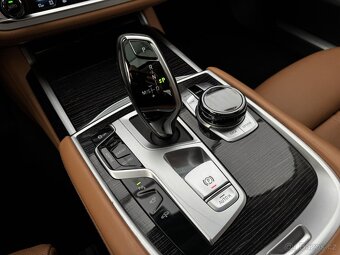 BMW Řada 7, 750d 4x4 CZ HUD Laser DPH - 13