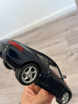 Maisto 1:24 modely aut Porsche 911 Carrera + Corvette - 13